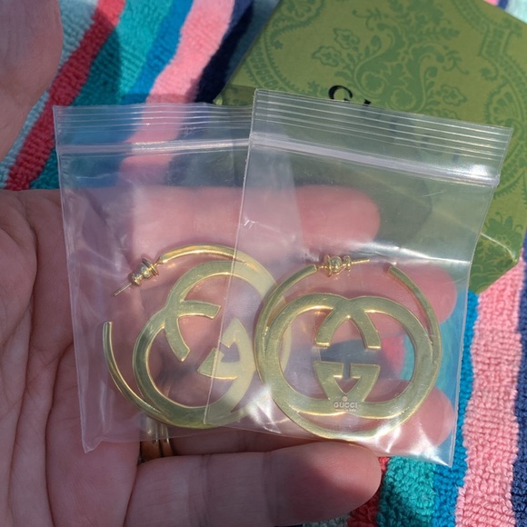 NWOT All Inclusive Set Gucci Hoops!!! - Picture 6 of 8